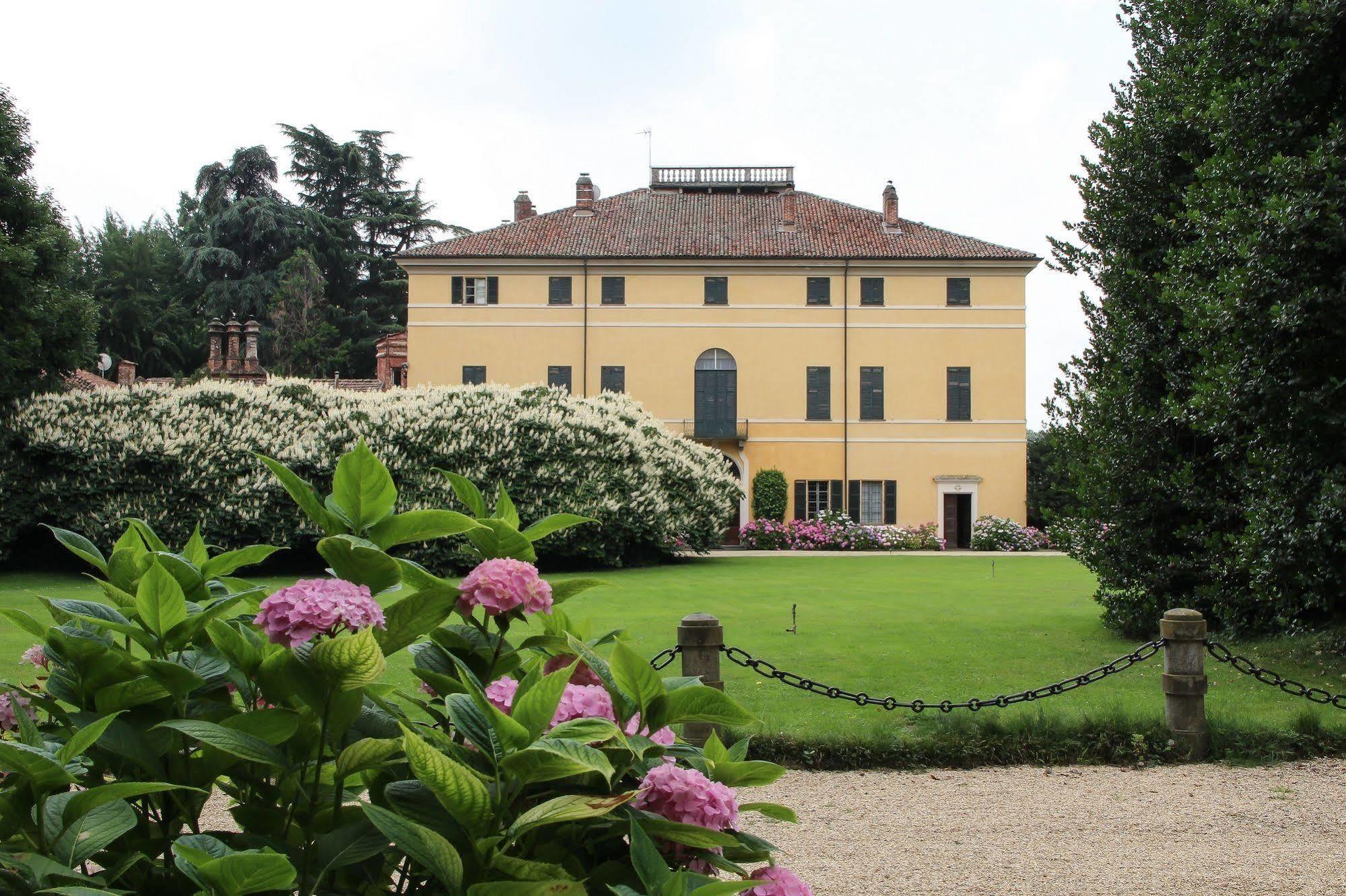 Agriturismo Il Torrione Pinerolo Exterior foto